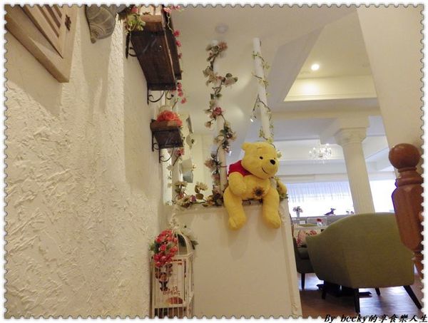 <捷運新埔站>板橋下午茶/義大利麵/鬆餅/捷運新埔站/童話世界/IG拍照好地方/ Oyami café/甜點