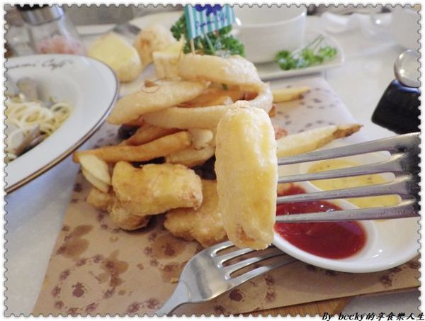 <捷運新埔站>板橋下午茶/義大利麵/鬆餅/捷運新埔站/童話世界/IG拍照好地方/ Oyami café/甜點