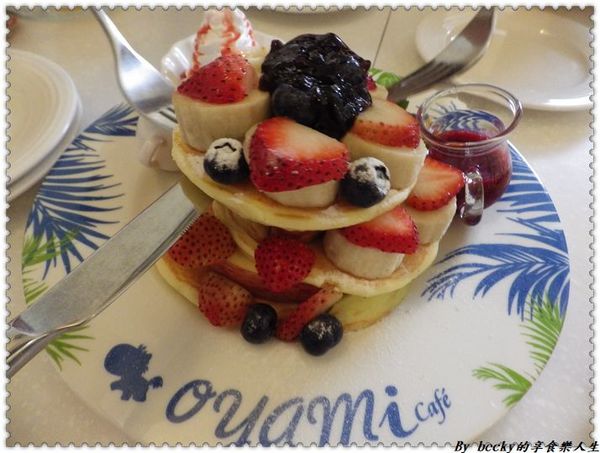 <捷運新埔站>板橋下午茶/義大利麵/鬆餅/捷運新埔站/童話世界/IG拍照好地方/ Oyami café/甜點