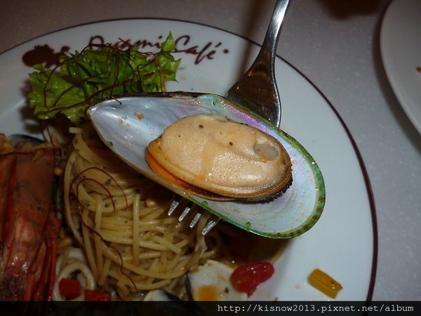 Oyami cafe(板橋店)：沈浸在浪漫城堡,提供下午茶,鬆餅,義大利麵--板橋美食捷運新埔站Oyami Caf'e体驗心得