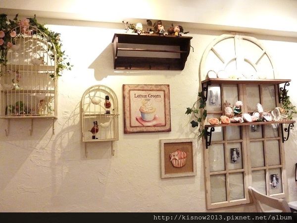 Oyami cafe(板橋店)：沈浸在浪漫城堡,提供下午茶,鬆餅,義大利麵--板橋美食捷運新埔站Oyami Caf'e体驗心得