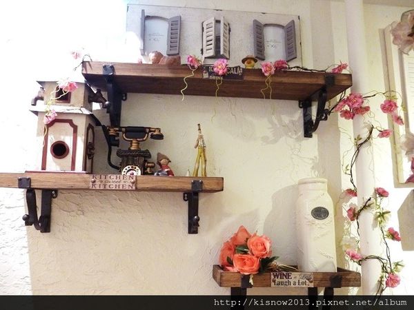 Oyami cafe(板橋店)：沈浸在浪漫城堡,提供下午茶,鬆餅,義大利麵--板橋美食捷運新埔站Oyami Caf'e体驗心得