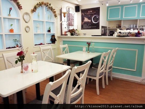 Oyami cafe(板橋店)：沈浸在浪漫城堡,提供下午茶,鬆餅,義大利麵--板橋美食捷運新埔站Oyami Caf'e体驗心得