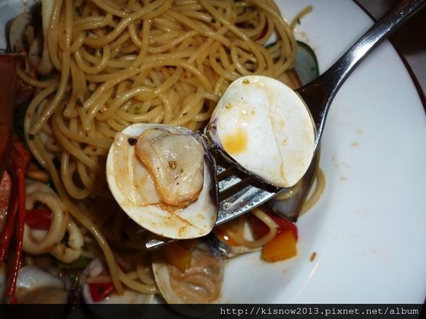 Oyami cafe(板橋店)：沈浸在浪漫城堡,提供下午茶,鬆餅,義大利麵--板橋美食捷運新埔站Oyami Caf'e体驗心得