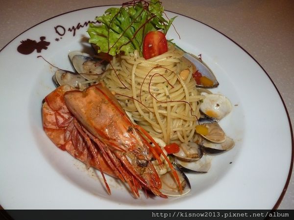 Oyami cafe(板橋店)：沈浸在浪漫城堡,提供下午茶,鬆餅,義大利麵--板橋美食捷運新埔站Oyami Caf'e体驗心得