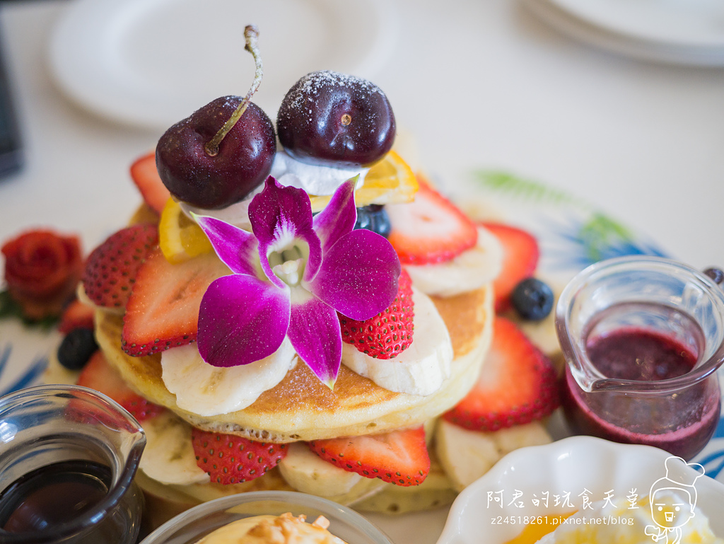 【新北】OyamiCafe(新埔店)｜超豪華夏威夷鬆餅｜令人少女心爆發的夢幻餐廳