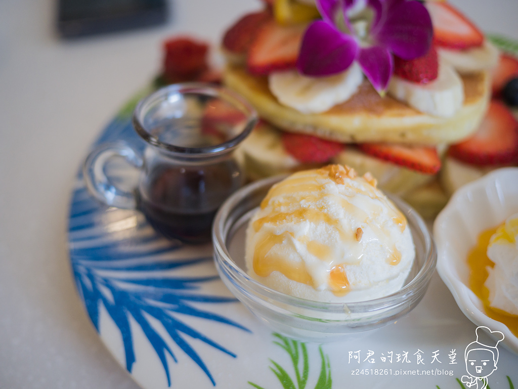 【新北】OyamiCafe(新埔店)｜超豪華夏威夷鬆餅｜令人少女心爆發的夢幻餐廳