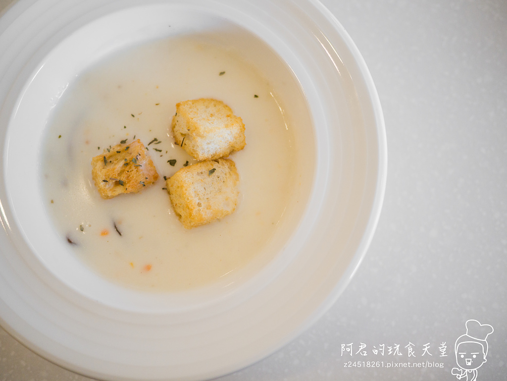 【新北】OyamiCafe(新埔店)｜超豪華夏威夷鬆餅｜令人少女心爆發的夢幻餐廳