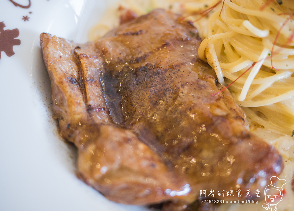 【新北】OyamiCafe(新埔店)｜超豪華夏威夷鬆餅｜令人少女心爆發的夢幻餐廳