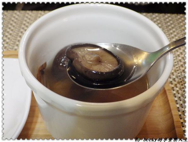 <三重美食>台北三重 / 昕圃活力自然餐館 / 素食餐廳/養生蔬食/手工美味養生餐點