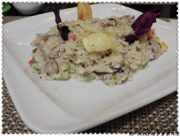 <三重美食>台北三重 / 昕圃活力自然餐館 / 素食餐廳/養生蔬食/手工美味養生餐點