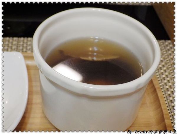 <三重美食>台北三重 / 昕圃活力自然餐館 / 素食餐廳/養生蔬食/手工美味養生餐點