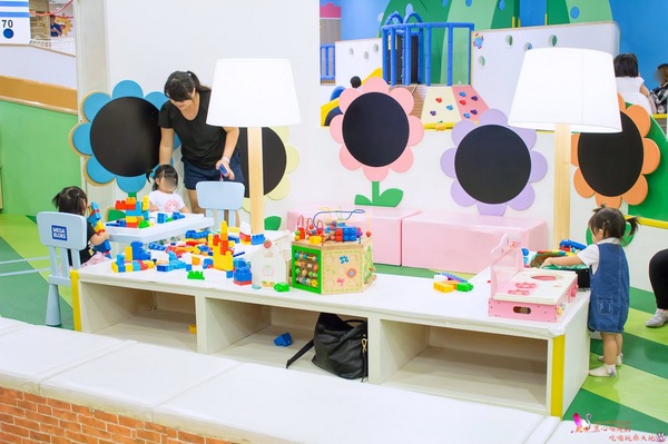 遊戲愛樂園-四季公園草衙道店:高雄遊樂園推薦︱遊戲愛樂園 放暑假!我要當海賊王!五大遊樂區,嗨翻一整個夏天!! 遊戲愛樂園-四季公園草衙道店:高雄遊樂園推薦︱遊戲愛樂園 放暑假!我要當海賊王!五大遊樂區,嗨翻一整個夏天!!