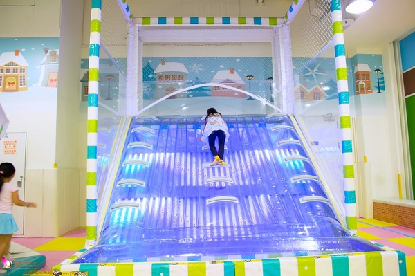 遊戲愛樂園-四季公園草衙道店:高雄遊樂園推薦︱遊戲愛樂園 放暑假!我要當海賊王!五大遊樂區,嗨翻一整個夏天!! 遊戲愛樂園-四季公園草衙道店:高雄遊樂園推薦︱遊戲愛樂園 放暑假!我要當海賊王!五大遊樂區,嗨翻一整個夏天!!