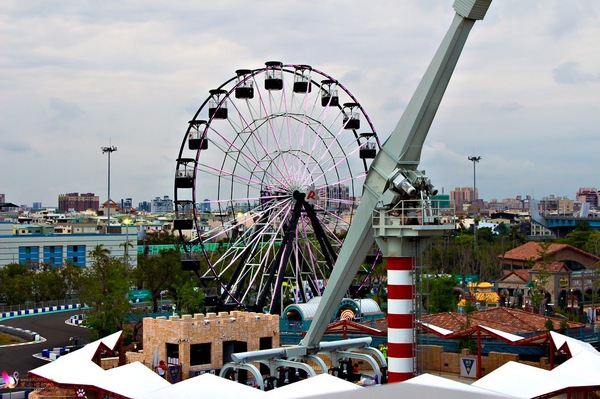 遊戲愛樂園-四季公園草衙道店:高雄遊樂園推薦︱遊戲愛樂園 放暑假!我要當海賊王!五大遊樂區,嗨翻一整個夏天!! 遊戲愛樂園-四季公園草衙道店:高雄遊樂園推薦︱遊戲愛樂園 放暑假!我要當海賊王!五大遊樂區,嗨翻一整個夏天!!