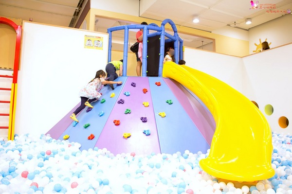 遊戲愛樂園-四季公園草衙道店:高雄遊樂園推薦︱遊戲愛樂園 放暑假!我要當海賊王!五大遊樂區,嗨翻一整個夏天!! 遊戲愛樂園-四季公園草衙道店:高雄遊樂園推薦︱遊戲愛樂園 放暑假!我要當海賊王!五大遊樂區,嗨翻一整個夏天!!
