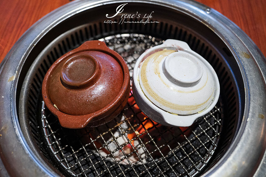 蘆洲好吃日韓燒肉就是它！滿滿大蒜和鹽蔥捲入肉片爆好吃，起司地瓜、起司芋頭拜託一定要吃 @Irene's 食旅．時旅