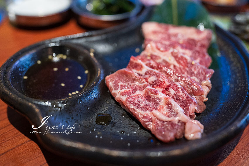 蘆洲好吃日韓燒肉就是它！滿滿大蒜和鹽蔥捲入肉片爆好吃，起司地瓜、起司芋頭拜託一定要吃 @Irene's 食旅．時旅