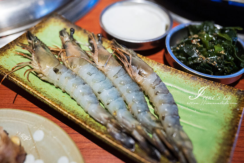 蘆洲好吃日韓燒肉就是它！滿滿大蒜和鹽蔥捲入肉片爆好吃，起司地瓜、起司芋頭拜託一定要吃 @Irene's 食旅．時旅