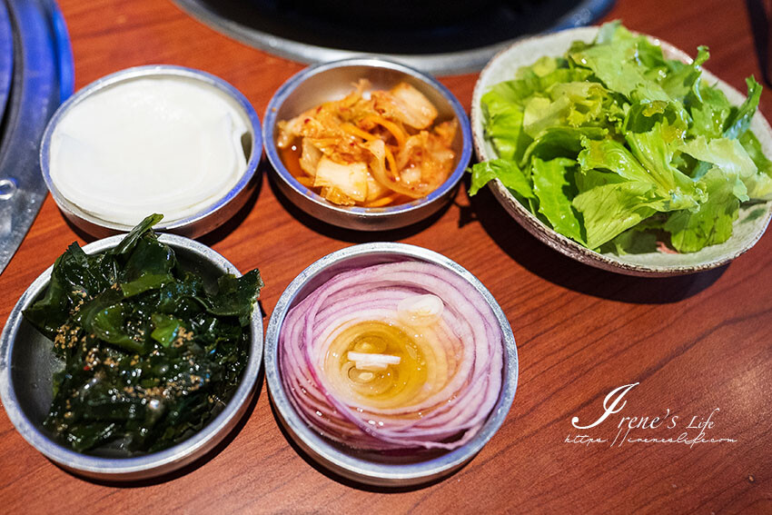 蘆洲好吃日韓燒肉就是它！滿滿大蒜和鹽蔥捲入肉片爆好吃，起司地瓜、起司芋頭拜託一定要吃 @Irene's 食旅．時旅