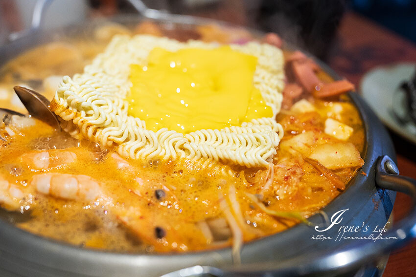 蘆洲好吃日韓燒肉就是它！滿滿大蒜和鹽蔥捲入肉片爆好吃，起司地瓜、起司芋頭拜託一定要吃 @Irene's 食旅．時旅