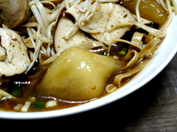 滷味:烏日中山路二段的滷味!醬汁很夠味... 滷味:烏日中山路二段的滷味!醬汁很夠味...