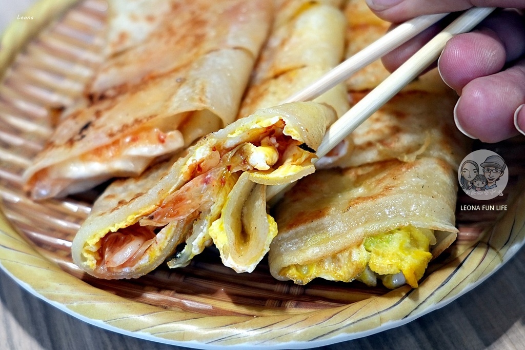 台中早餐推薦!三喜蛋餅古早味蛋餅餅皮Q軟,南天宮樂成宮周邊美食。