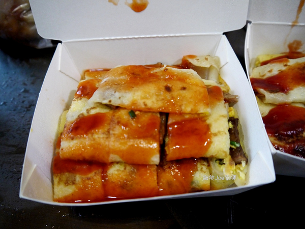 三喜蛋餅((原阿Q蛋餅))：隱身一中商圈古早味早餐，一天的活力就由這份量十足的蛋餅展開吧。