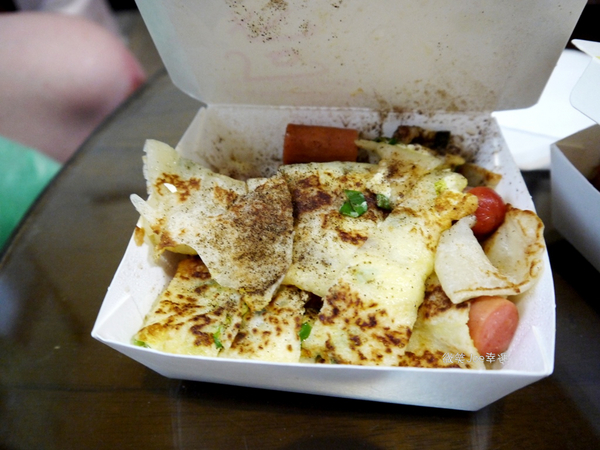 三喜蛋餅((原阿Q蛋餅))：隱身一中商圈古早味早餐，一天的活力就由這份量十足的蛋餅展開吧。