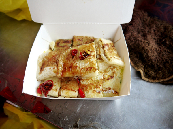 三喜蛋餅((原阿Q蛋餅))：隱身一中商圈古早味早餐，一天的活力就由這份量十足的蛋餅展開吧。