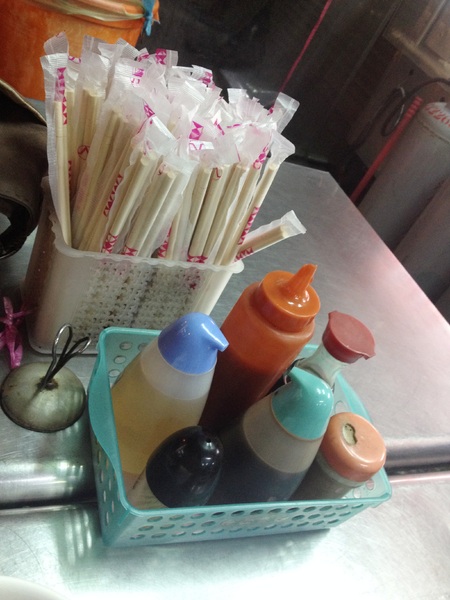 太平臭豆腐：[台中西區]平價好吃的麵店，對面就是最近很火紅的動漫巷!