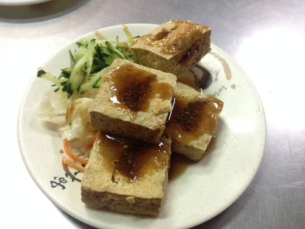 太平臭豆腐：[台中西區]平價好吃的麵店，對面就是最近很火紅的動漫巷!