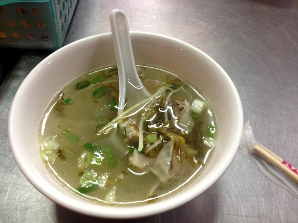 太平臭豆腐：[台中西區]平價好吃的麵店，對面就是最近很火紅的動漫巷!