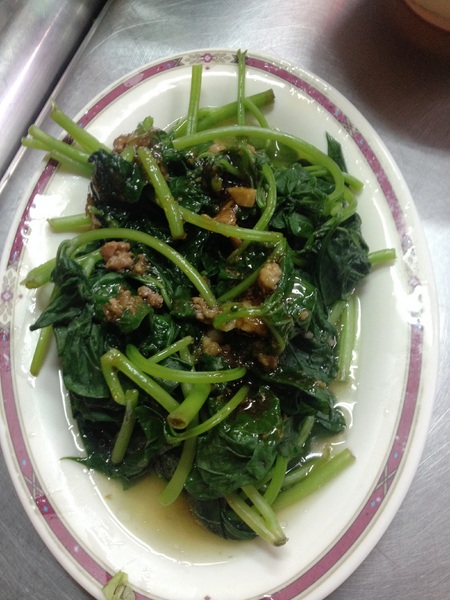 太平臭豆腐：[台中西區]平價好吃的麵店，對面就是最近很火紅的動漫巷!