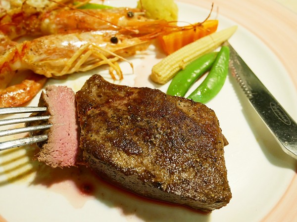 牛客棧 Steak House：牛客棧 Steak House-科博館旁邊超值排餐  海陸選擇都不少  升級套餐CP值更高