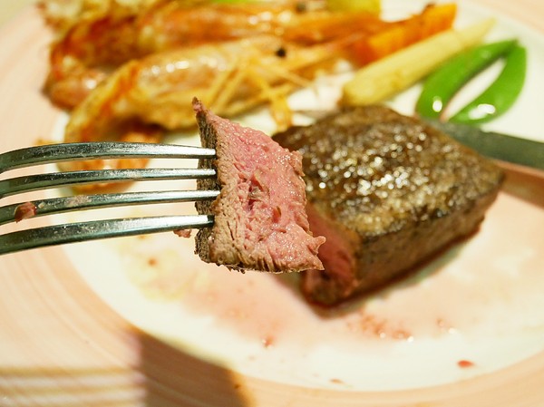 牛客棧 Steak House：牛客棧 Steak House-科博館旁邊超值排餐  海陸選擇都不少  升級套餐CP值更高