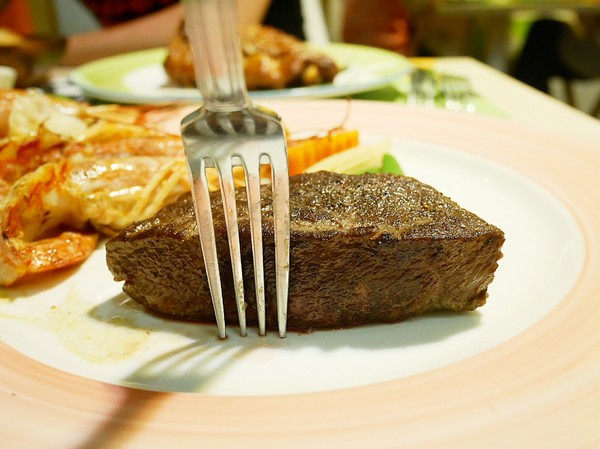 牛客棧 Steak House：牛客棧 Steak House-科博館旁邊超值排餐  海陸選擇都不少  升級套餐CP值更高