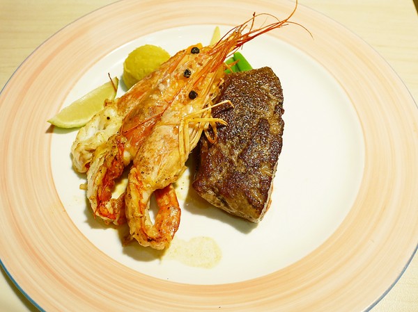 牛客棧 Steak House：牛客棧 Steak House-科博館旁邊超值排餐  海陸選擇都不少  升級套餐CP值更高