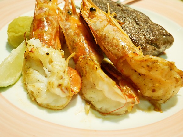 牛客棧 Steak House：牛客棧 Steak House-科博館旁邊超值排餐  海陸選擇都不少  升級套餐CP值更高