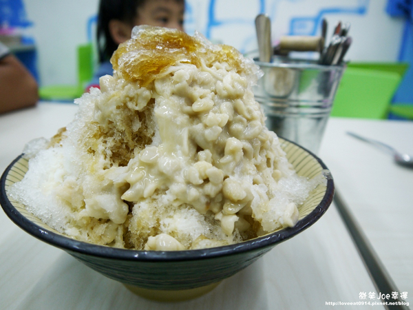 兩碗公冰 明道店：[台中烏日]兩碗公冰!水果冰品專賣，雪花冰粉消暑。