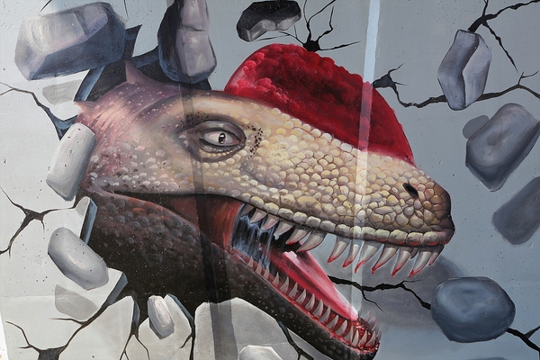 龍燈公園：  【彰化員林景點】龍燈公園九柱3D彩繪圖~心形腳踏車造型座椅，愛心拱門隧道，適合親子及情侶來休閒散步運動