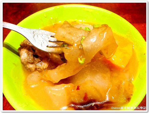 『桃園市桃園區』阿燁紅麵線(桃鶯店)●麵線裡面竟然還有油條出現/QQ肉圓/旅行應援團推薦