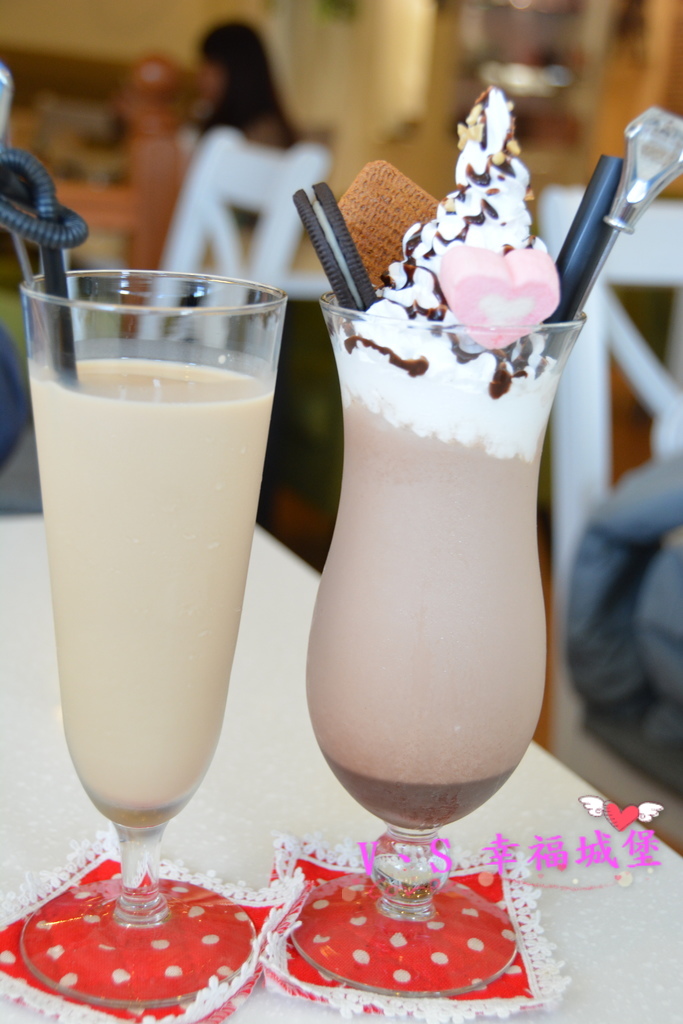 【板橋美食】捷運新埔站 Oyami cafe ~ 想跟姊妹一同身在夢幻城堡裡,享受義式下午茶時光,鬆餅、義大利麵...眾多餐點滿足你的嘴巴(二訪)