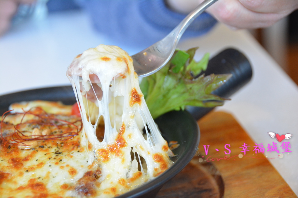 【板橋美食】捷運新埔站 Oyami cafe ~ 想跟姊妹一同身在夢幻城堡裡,享受義式下午茶時光,鬆餅、義大利麵...眾多餐點滿足你的嘴巴(二訪)