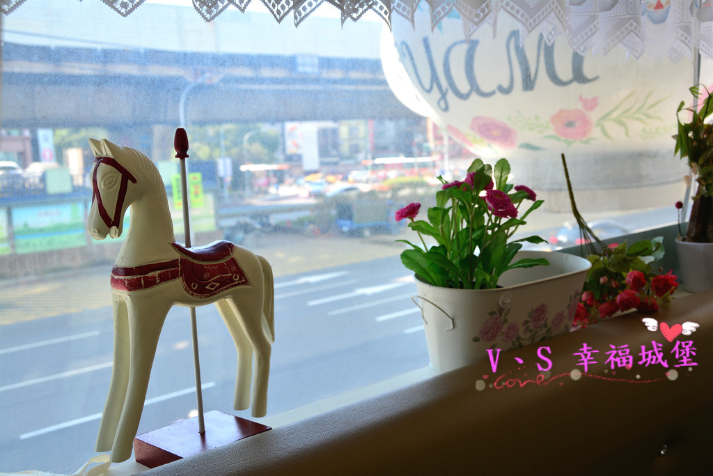 【板橋美食】捷運新埔站 Oyami cafe ~ 想跟姊妹一同身在夢幻城堡裡,享受義式下午茶時光,鬆餅、義大利麵...眾多餐點滿足你的嘴巴(二訪)