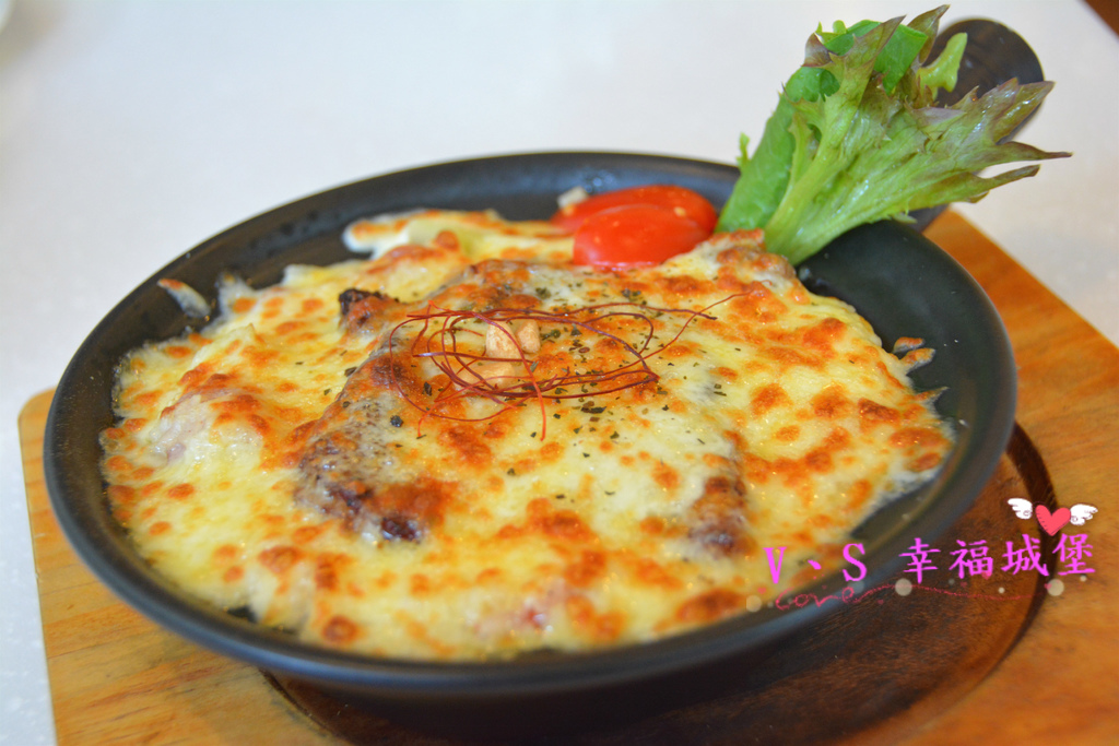 【板橋美食】捷運新埔站 Oyami cafe ~ 想跟姊妹一同身在夢幻城堡裡,享受義式下午茶時光,鬆餅、義大利麵...眾多餐點滿足你的嘴巴(二訪)