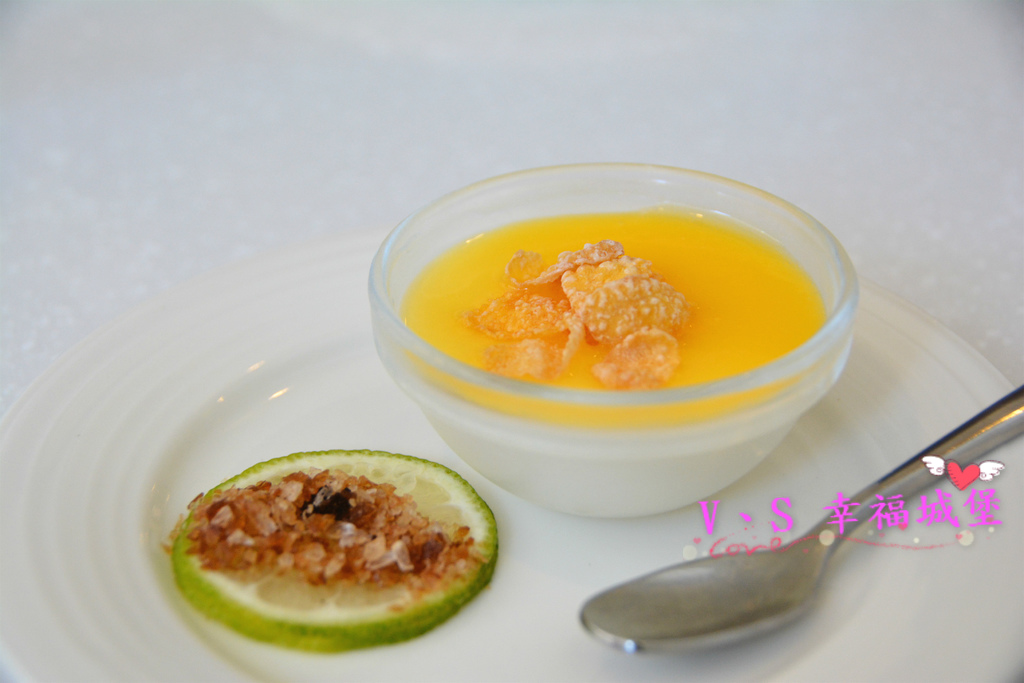 【板橋美食】捷運新埔站 Oyami cafe ~ 想跟姊妹一同身在夢幻城堡裡,享受義式下午茶時光,鬆餅、義大利麵...眾多餐點滿足你的嘴巴(二訪)