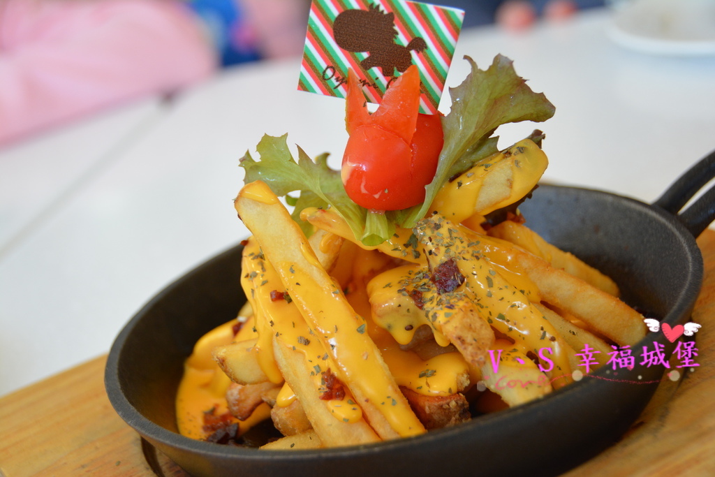 【板橋美食】捷運新埔站 Oyami cafe ~ 想跟姊妹一同身在夢幻城堡裡,享受義式下午茶時光,鬆餅、義大利麵...眾多餐點滿足你的嘴巴(二訪)