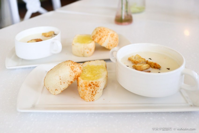 【板橋下午茶】OYAMI CAFE新埔店｜近捷運新埔站下午茶約會享受義式時光甜點鬆餅排餐義大利麵一次滿足 - 卡夫卡愛旅行