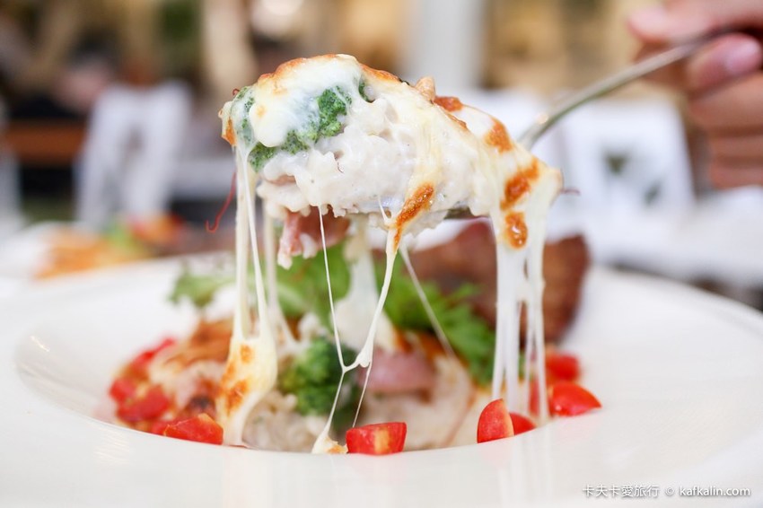 【板橋下午茶】OYAMI CAFE新埔店｜近捷運新埔站下午茶約會享受義式時光甜點鬆餅排餐義大利麵一次滿足 - 卡夫卡愛旅行